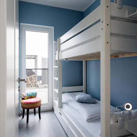 Duncan House Mit Kamin Und Garten Holiday home Goehren-Lebbin